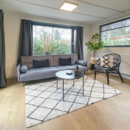 1 Bedroom Cozy Stacaravan In 3* Putten